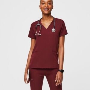 FIGS Casma Three Pocket Scrub Too Burgundy Small
